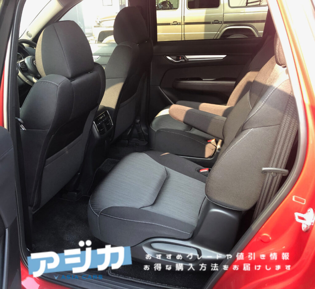 新型CX-8内装後部座席