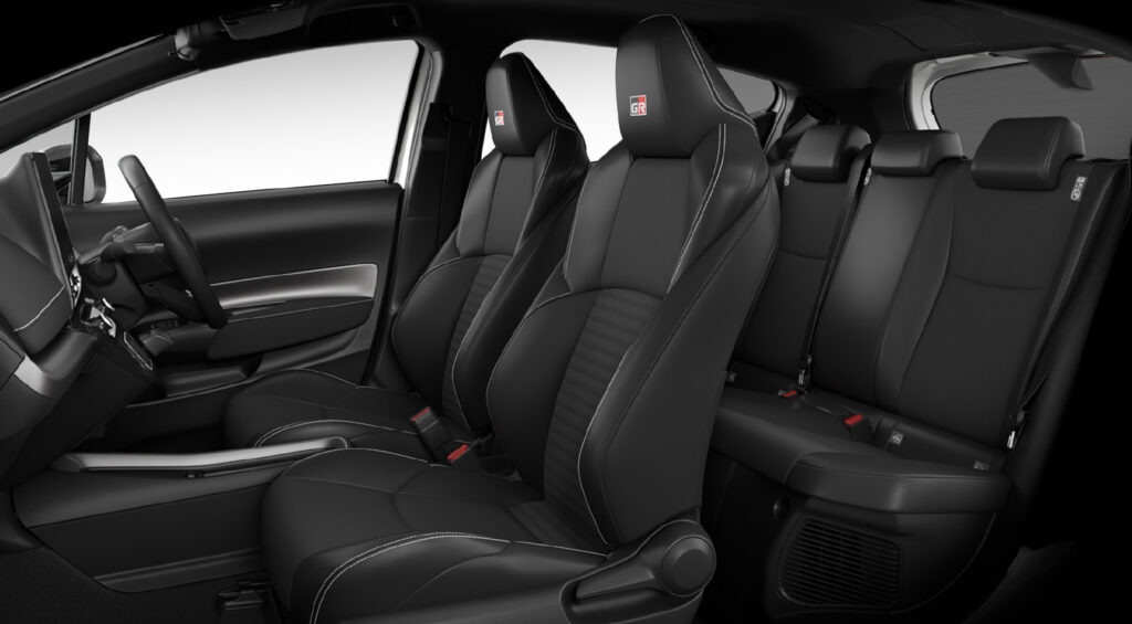 新型アクア GR SPORT